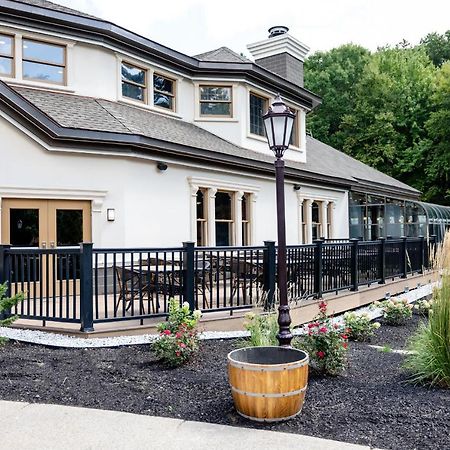 Chateau Merrimack Hotel & Spa Tyngsboro Exterior foto