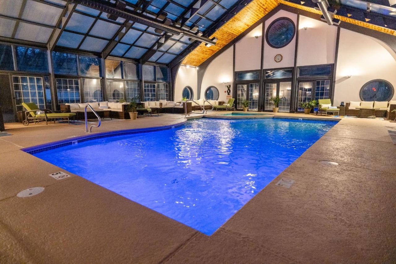 Chateau Merrimack Hotel & Spa Tyngsboro Exterior foto